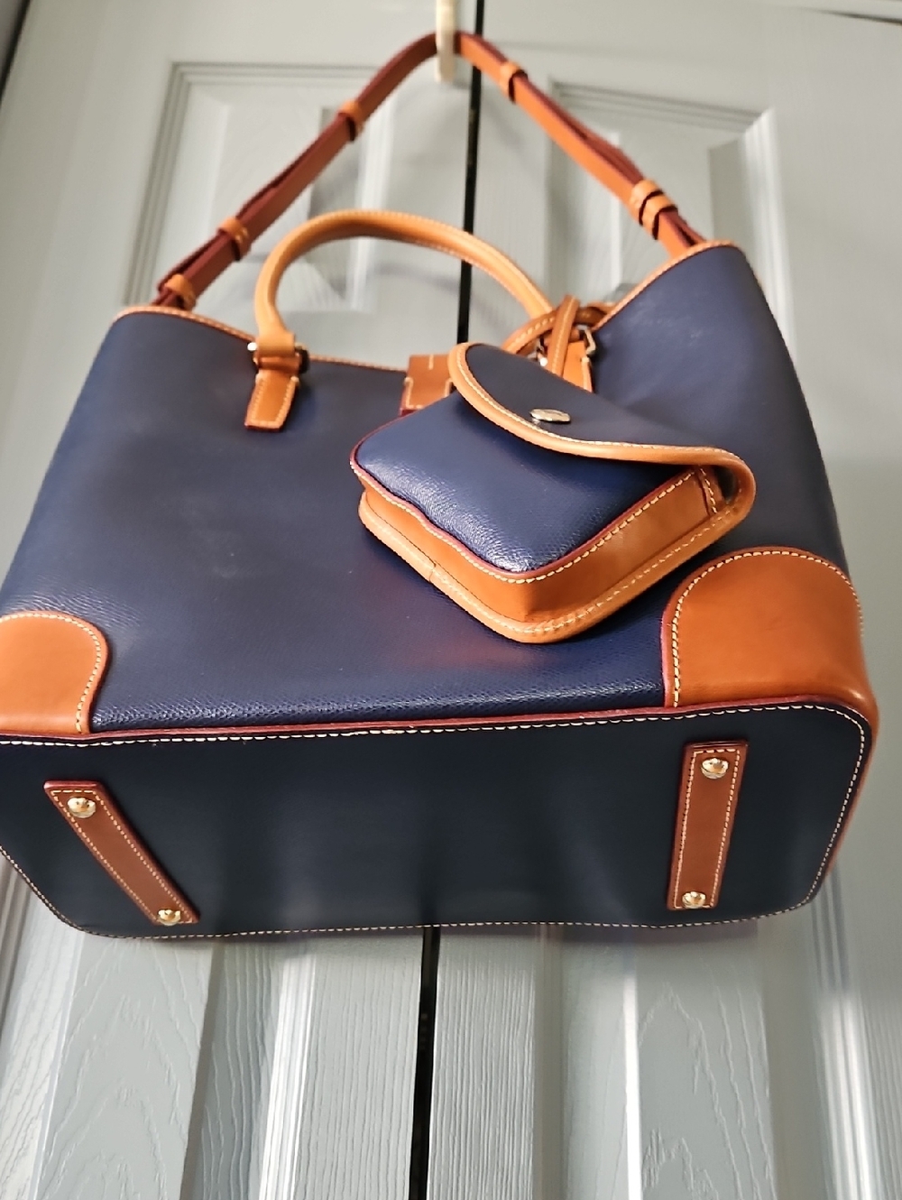 Dooney & Bourke Navy Leather Shelby Shopper With Accessories - Picture 5 of 16